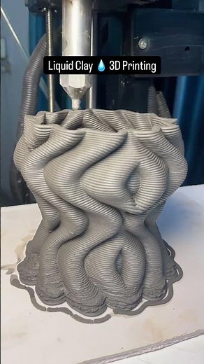 3D Printing with LIQUID CLAY: Watch this Wavy Vase Build Layer by Layer!