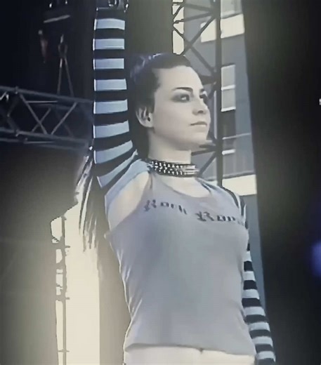 js realized both of their initials are al (guys this isnt a comparison) #avrillavigne #amylee #avrillavigneedit #evanescence #fyp ORIGINAL CONTENT & FAKE EVERYTHING !! tags - @⧗inka⧗ amy lee edit avril lavigne x amy lee enter sandman enter sandman edit