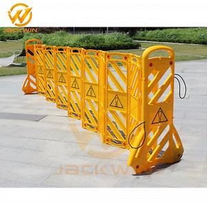 [Hot Item] Multi-Gate PVC Yellow Roadside Crowd Control Extensible Traffic Barrier Expandable Fence Folding Road Barrier