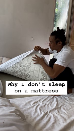 2.6M views · 65K reactions | I stopped sleeping on a mattress over 10...