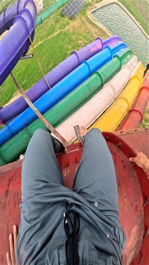 Run Down Slide Fast Into Pool Waterslide 🇺🇸😱💦 #Shorts