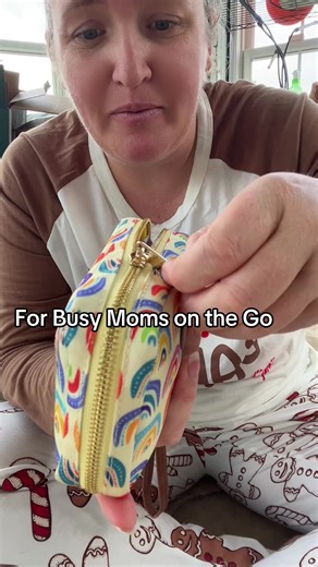 Cute first aid kit for busy moms on the go. #firstaid #firstaidkit #busymom #busymomlife #momsoftoddlers