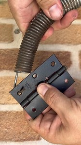 Install a spring on a hinge and something amazing happens tips diy you you solution Triques | Rustic Diy