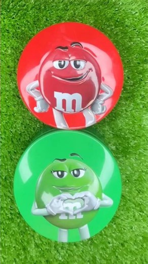🍬 Red vs Green M&M’s Challenge! 🔥