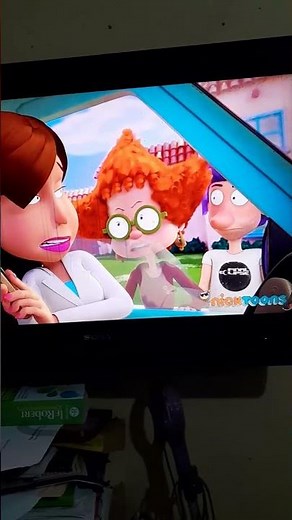 Rugrats 2021 Lady Declutter Gets Arrested for Declutering everything even Tommy.