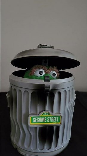 1970 Oscar The Grouch- Musical Toy