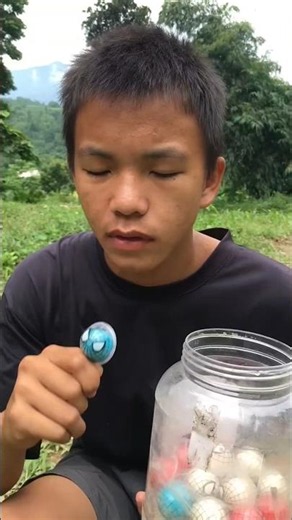 How to peel candy and eat it #shorts #survival #lifehacks #outdoors #shorts #viral