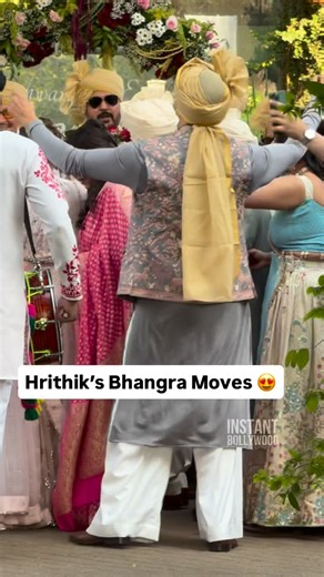 Instant Bollywood on Instagram: "Kaise Lage Hrithik Ke Dance Moves 😍"