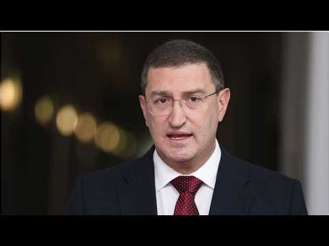 LIVE: Opposition calls for universities to scrap group assignments