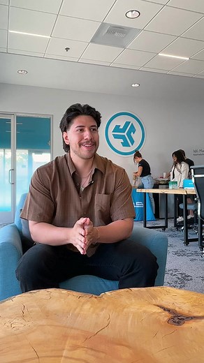 Unboxing JBuds Mini with @brysonkeith_ @thekaelyngutierrez and @aceof_spadess 🤏📦 | JLab