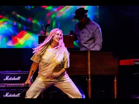 Alanis Morissette - Jagged Little Pill Tour 2022, Ziggo Dome, Amsterdam.