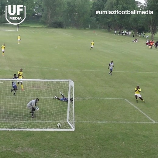 368K views · 3.4K reactions | Blunder at the back - Defender net in a header into his own net. : Umlazi Football Media #LasukaLahlala #fblifestyle #Umlazi | Umlazi Football Media | Facebook