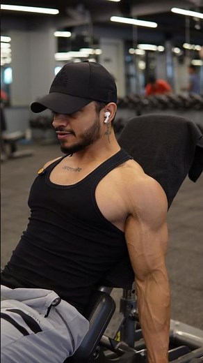 How to remove stretch marks #bicepsworkout #shoulderworkout