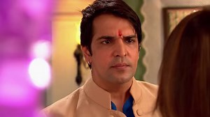 Sensiz Olmaz Hint Dizisi | 62. Bölüm Mohini’nin açıklamalarının ardından evden kaçmaya karar veren Mala, Paro’ya bir mektup yazarak konaktan ayrılır. Mektubu gören Rudra sinir krizi geçirir ancak Paro’nun isteği üzerine annesini aramaya karar verir. #SensizOlmaz #RangRasiya | Kanal 7 Sensiz