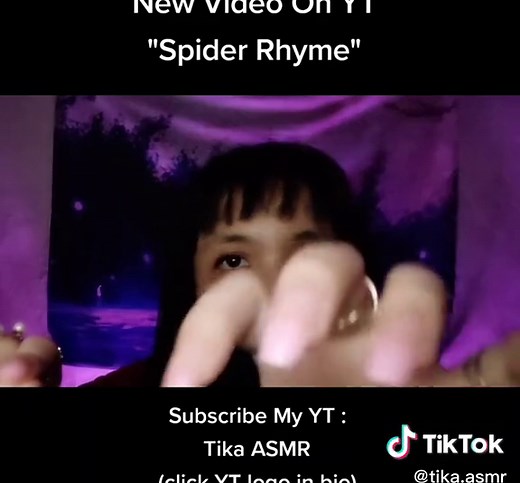Spider crawling up your back 🕷️🕸️ #asmr #asmrspider #asmrspiderscrawling #asmrspiderrhyme #asmrhandmovements #asmrwhispering #asmrvisualtrigger #tikaasmr #PlayWithOreoBlackpinkID