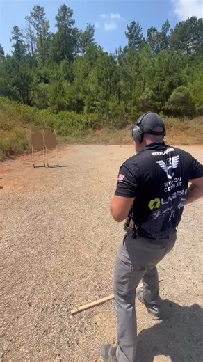 @shootidpa always has a “warm up” and “cool down” stage in most majors and the nationals. I feel more pressure on them than most other stages. They are almost always a single target standards of some sort. This was three to each body and two to each head. What do you notice about my overall structure on this run? . . #idpa #performondemand #super | Shooting-Performance