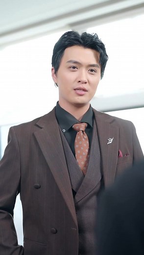 Becoming the Son of the Richest Man After Leaving My Biological Parents