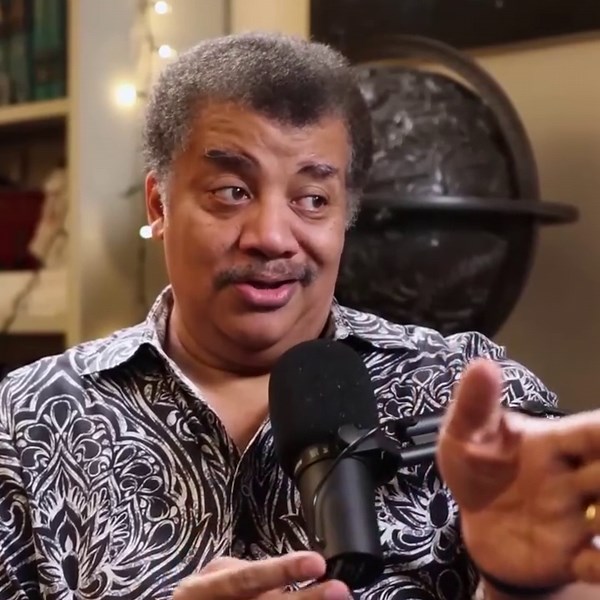 Can spaceships accelerate forever?