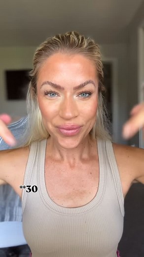 30 second eyes 🪄⏰ Light and Natural vs Soft glam ✨🫶🪩 No precision or artistry needed—just a few simple steps that anyone can learn!🙌😍 Here’s the breakdown for each side: DAY ☀️ (Quick natural) • Prime with cream bronzer as your base • Brighten the inner corner with a highlight shade • Set the inner corner with your lightest shade • Apply a mid-tone shade all over the lid • Mascara on top lashes and you’re done! NIGHT 🌙 (Soft Glam in seconds) • Prime with a cream base (bronzer works!) • Bri