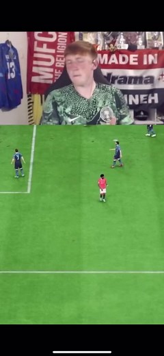 Meat pie sausage roll come on GINGE SCORE A GOAL!!!! #GingeEh30