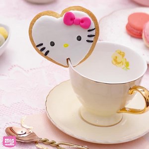 13K views · 1K reactions | Sugar and spice and truly everything nice! Learn to make Hello Kitty and friends as super sweet sugar cookies for a Valentine’s Treat on the #HelloKittyandFriends YouTube channel.  Watch now: https://bit.ly/3GSw8yc | Hello Kitty | Facebook