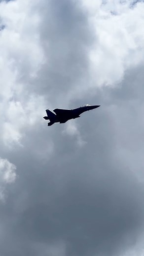 16K views · 283 reactions | Flares popping and pyro blasting, the 4th Fighter Wing F-15E Strike Eagles are on the attack! #f15 #fighter #jet #afterburner #power #flares #airshow #wow25 | Ryan Tykosh Photography | Facebook