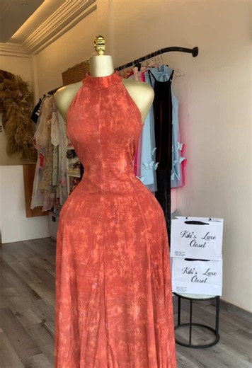 Cute is an understatement🤗 Uk size : 10/12/14/16 Store Location📍: Lakeside Estate, Elmina Street, Accra 🇬🇭 Perfect for for Brunch with the girls, Casual dates, Weekend shopping trips, Picnics & outdoor hangouts & Vacations or beach strolls
