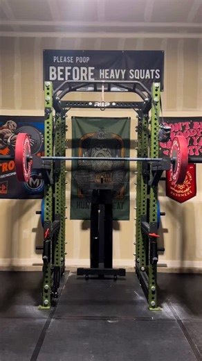 Not my heaviest press. But after a bicep injury, this one mattered. No pain in the bicep. No pain in the shoulder. That alone felt like a win today. I’ve been nervous to load these again, so being back under the bar and feeling solid was huge. Progress isn’t always adding weight. Sometimes it’s getting your confidence back and trusting your body again. 💗 this if you’re rebuilding. #StrengthTraining #InjuryRecovery #BarbellTraining #BuhurtTraining #LiftingProgress | Randy Moore