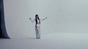 @itsSeanBankhead (choreographer) to LISA during the MV production: “She's killing it! I'm loving her energy. She seems really confident. The outfit's giving. The face is giving. The body is giving. The choreo is giving. Everything's giving.” #LISAxROCKSTAR ------------------------------ . . . ( BLACKPINKのリサ 🌸 Lisa ลิซ่า 리사 リサ 💛 ) #Lisa #BLACKPINK #Lalisa #Money #LisaBlackPink #ลิซ่าblackpink #ลิซ่า #lalisamanoban #blackpinklisa #리사 #블랙핑크 #리사블랙핑크 #블랙핑크리사 #リサ #ブラックピンク #KPOP #BLINK @wearelloud @R