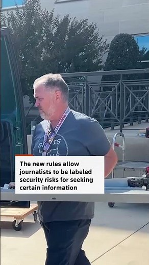 Reporters leave Pentagon as news outlets reject new press rules | REUTERS