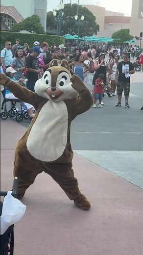 Somebody anybody scream! #disney #disneyparks #disneyworld #disneycharacters