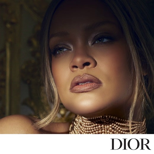 YOUR DREAMS, MAKE THEM REAL Discover Icon Rihanna becoming the new J’adore muse through the lense of Steven Klein. Powerful, dazzling and inspiring, Rihanna embodies the triumphant and free-spirited femininity of #jadoredior. J'adore and Rihanna, a new golden dream begins. | Dior