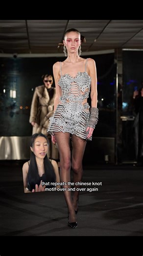 Kim Shui’s take on traditional Chinese frog closures felt like a breath of fresh air. As someone who works with pankou, I loved seeing her integrate Chinese knots into the structure of the clothing itself. @Kim Shui NYC #fashioncommentary #chinesefashion #designerfashion #chineseknots #fashionshiw