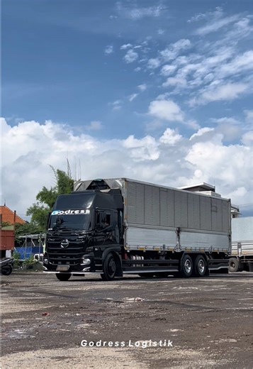 Innovative Modification of Wingbox Trucks by Godress Logistik