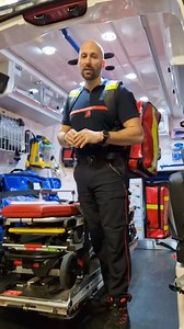 Sympa la garde à l'ambulance 🚑 Note le grand écart, moi c'est 10/10 🤣🤣 C'est de l'humour mais la première vidéo me fait tellement rire avec le grand écart 🤣 . . . . . . #strike #pompier #humour #firefighter #bombero #ambulance #accident - - #strike #pompier #bombero #firefighter #workout #sport #Firefighter #humour #info #feuerwehr #defi #secourisme #morpion #fire #pompiers #echelle #transition #pompe #jeu #sauvetage #corde #norway #caserne #RCP #massagecardiaque #formation #AmbuMan #trend #