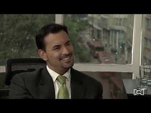 #AlláTeEspero | Alex le entregan documentos falsos