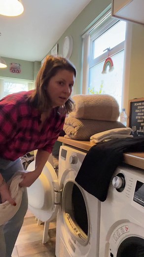 Laundry problems #laundry #momlife #mumlife #cleaning #helpme #funnyreels #viral #reelsfb | Rob And Elizabeth