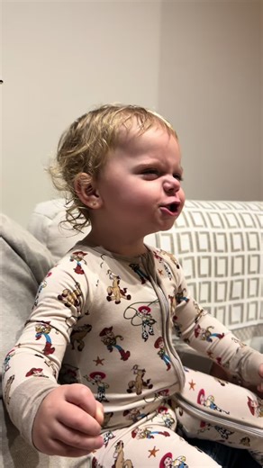 Czwartek = widzimy się na Słonecznej! Przyjdźcie i kibicujcie razem z nami - z takim sercem jak Laurka 💛❤️ Zostawimy to tu na dłużej 🥹💛❤️ #jagielloniabialystok #siemieniec #jaga #bialystok