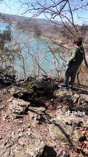 amberunfiltered2025 (@amberunfiltered2025)’s videos with Kiss the Sky (from The Wild Robot) - Maren Morris