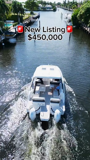 New Listing: 2022 Aquila Power Catamarans 32‼️ If you are looking for a clean, low hours and meticulously maintained 32 Aquila, look no further. This boat has tons of upgrades and serviced at the local dealer (MarineMax) since delivery. Contact Sean Doyle if you’re interested in learning about our available models! #boats #boating #boatsforsale #sport #style #florida | MarineMax