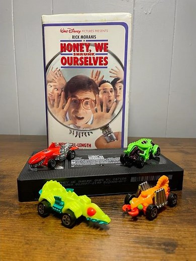 1997 Honey, We Shrunk Ourselves VHS and 4 exclusive Mail Away Hot Wheels promo. #vhs #hotwheels