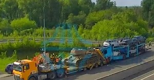 Záběry z D1 odhalily hrůzu smrtelné nehody s tankem: Vůz skončil na šrot, auta létala vzduchem