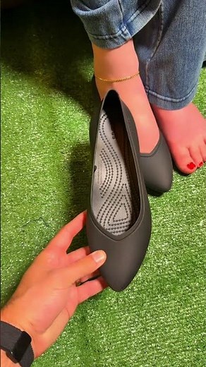 Crocs Women's On The Clock Work Flats #crocs #flats #workflats #tiktokshopstockup