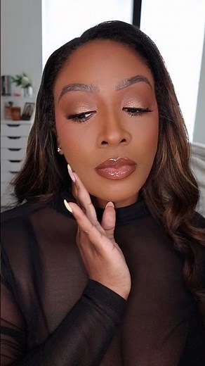 Quick Easy Eyeshadow Tutorial✨ #eyeshadowtutorial #easyeyeshadow #beginnermakeup #makeuptips