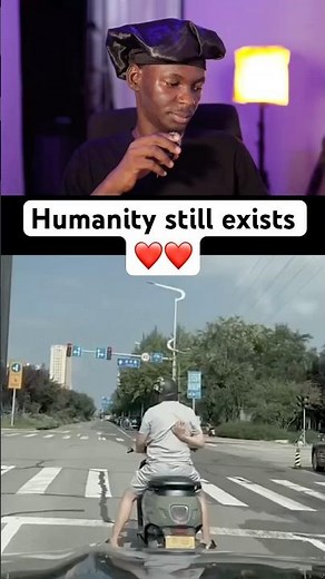 Man helps stranger scratch his back