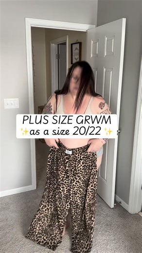 Kayla | Fashionable Fatty 🤪 on Instagram: "Plus size get ready with me 🩷🖤 #plussize #plussizegrwm #size22 #louisvilleky"