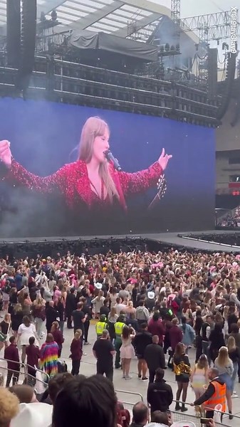 Taylor Swift gets fans to chant 'f*** the patriarchy' during concert