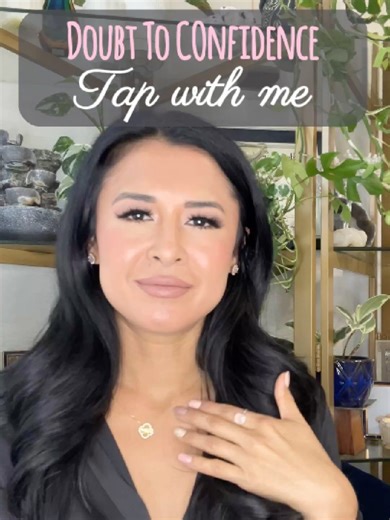 🤍 Tapping helps clear the fear, worry, and “I can’t” thoughts that hold you back. Tap, breathe, and step into the boldness God designed for you 💛 #tapping #anxietyrelief #renewyourmind #peaceofmind #selfhealing