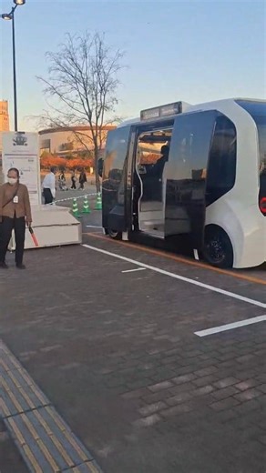 14K views · 78 reactions | 10 AM Morning views in Tokyo Japan. A quiet moment with the city’s electric bus. Smooth, silent, and eco-friendly. #Tokyo #TokyoLife #EBus #ElectricBus #Japan #TokyoMorning #CityViews #JapanDiaries #everydaytokyo #japandiaries #tokyolife | Sakura Journey | Facebook