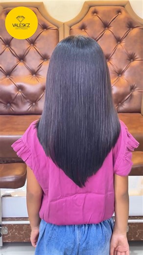 Hola todas y todos, En este tutorial vamos a ver cómo se realiza el corte en "V" de forma rápida y muy, muy sencillo. | Valeskz Salón y Peluqueria